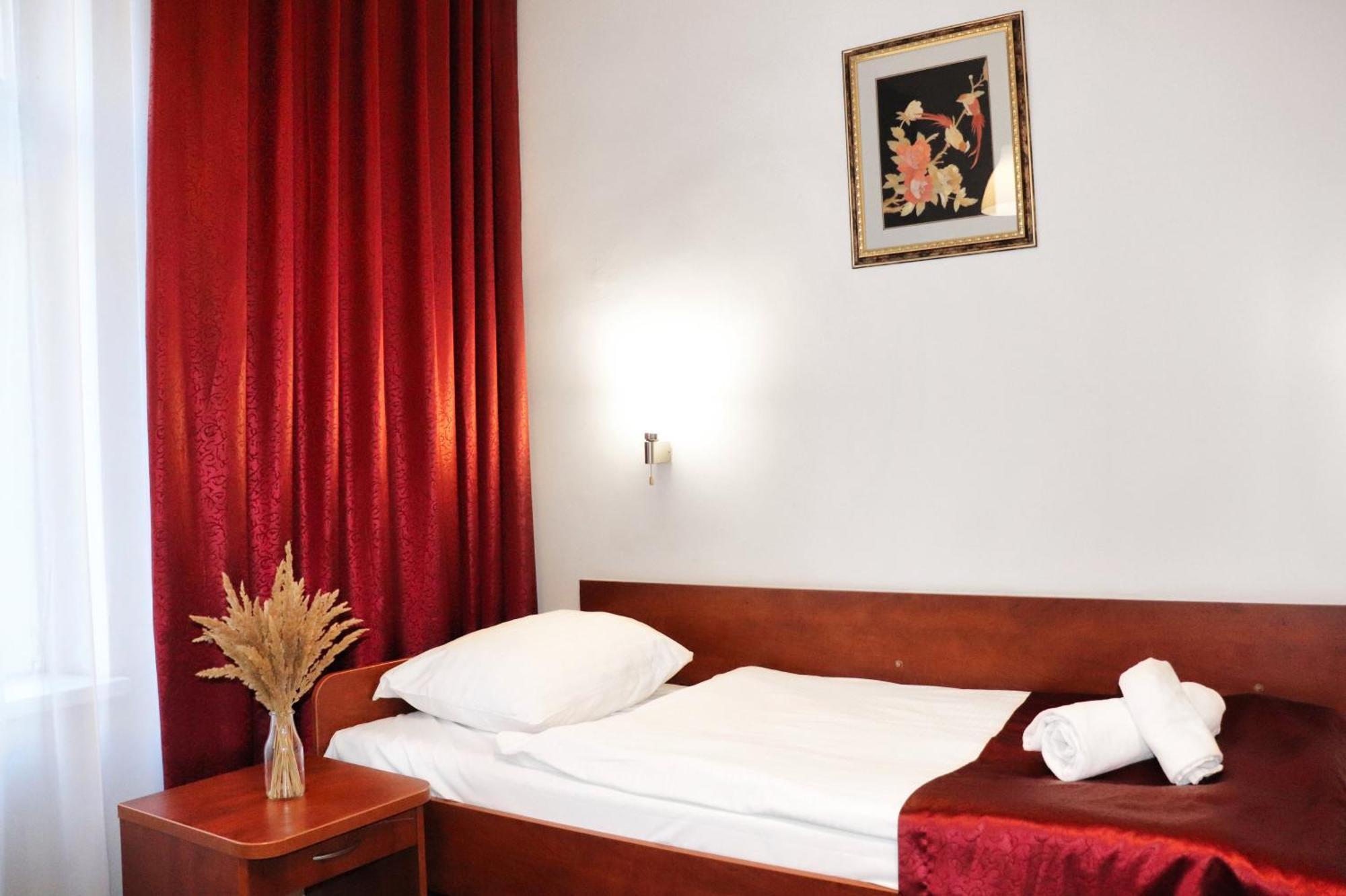 Hotel Lothus Wroclaw Dış mekan fotoğraf